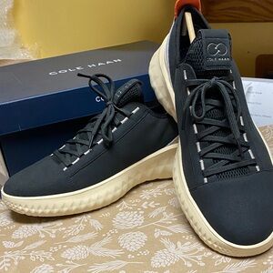 Cole Haan Men's Black and Cream Sneakers